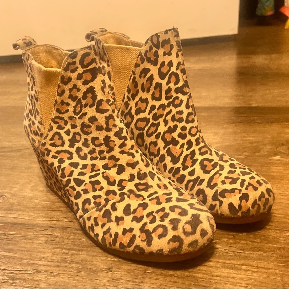 Tom’s Leopard Print Wedge Ankle Boots - Women's Tan/Cheetah